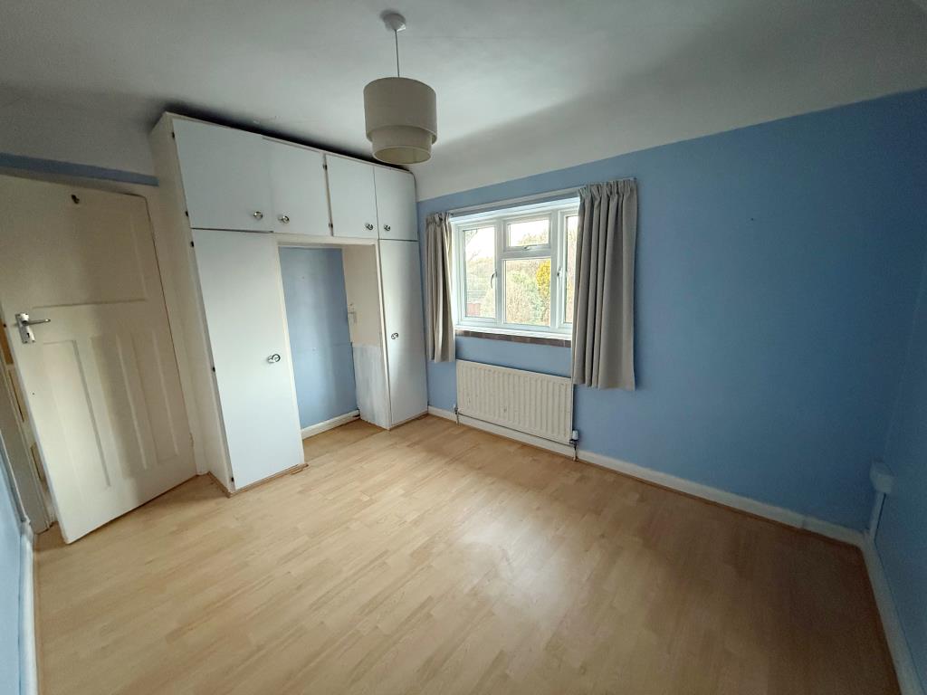 Lot: 171 - THREE-BEDROOM END-TERRACE HOUSE FOR IMPROVEMENT - Bedroom two